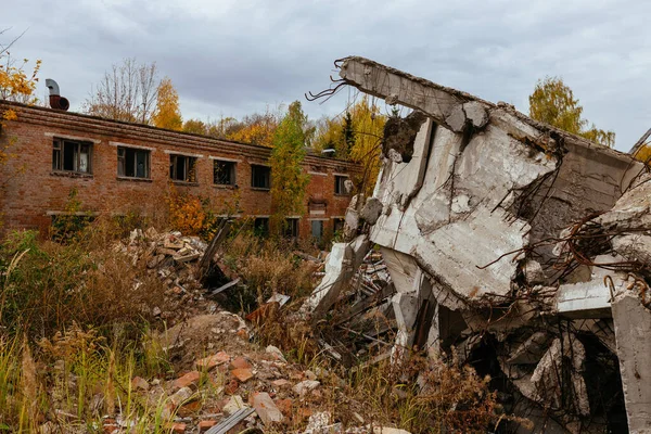 Restos Antiguo Edificio Industrial Demolido Montón Piedras Ladrillos Escombros — Foto de Stock