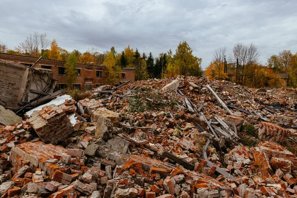 Restos Antiguo Edificio Industrial Demolido Montón Piedras Ladrillos Escombros — Foto de Stock