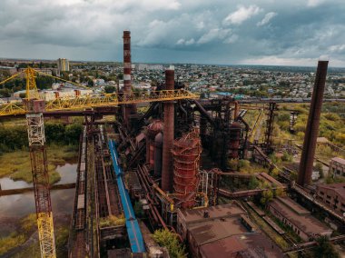 Metalürjik santralin patlayıcı fırını, insansız hava aracı görüntüsü.