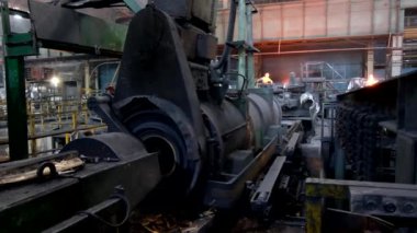 Dökümhanede demir boru santrifüj boru döküm makinesi