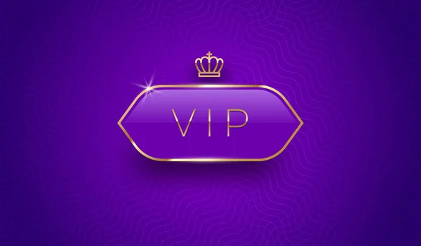 Etiqueta de vidrio Vip con corona dorada y marco sobre un fondo de patrón violeta. Diseño premium. Diseño de plantilla de lujo. Ilustración vectorial . — Vector de stock