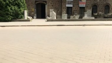 Sofia, Bulgaristan - 28 Mayıs 2018: National Archaeological Museum Sofya'nın merkezinde giriş