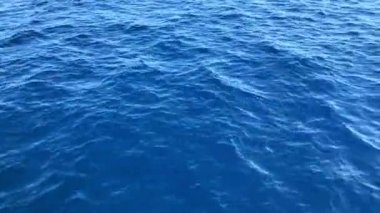 Kristal berraklığında Akdeniz denize yakın Kıbrıs