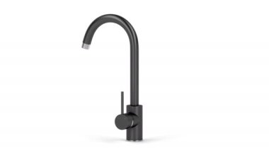 Beyaz arka planda siyah mutfak musluğu