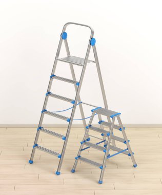 Odada farklı boyutlarda alüminyum merdivenler var.