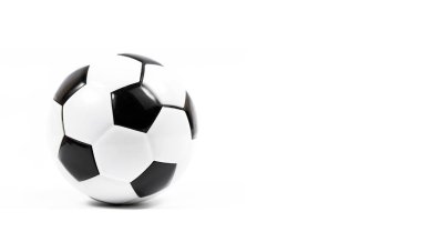 beyaz arkaplanda futbol topu