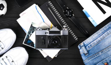 Erkek kıyafetleri ve aksesuarları. 