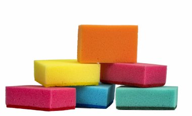 Beyaz bir arka plan üzerinde renkli tuvalet bezi