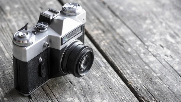 Oude Foto Camera Houten Achtergrond — Stockfoto