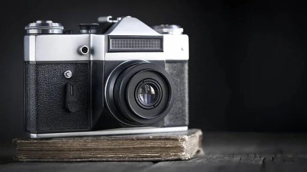 Photo Camera Old Diary Wooden Background — Stock Photo, Image