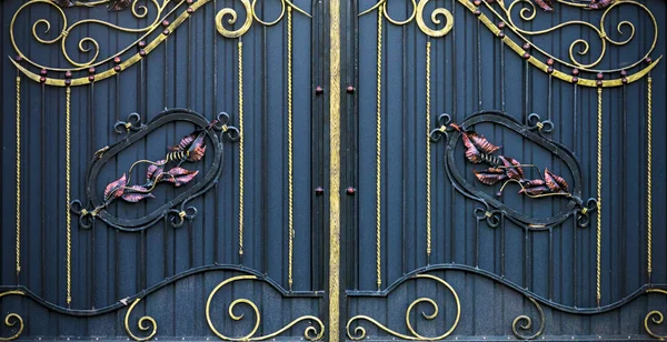Style Large Forged Gates — Stock Photo, Image