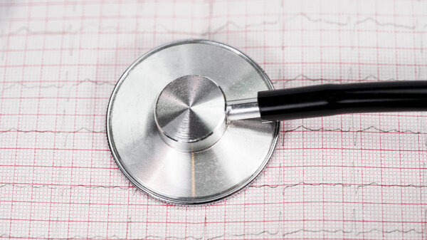 слуховые аппараты и кардиограммы
