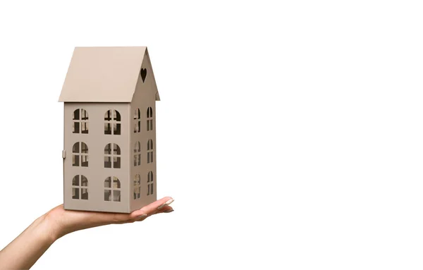 Die Hand Hält Das Haus Auf Weißem Hintergrund — Stockfoto