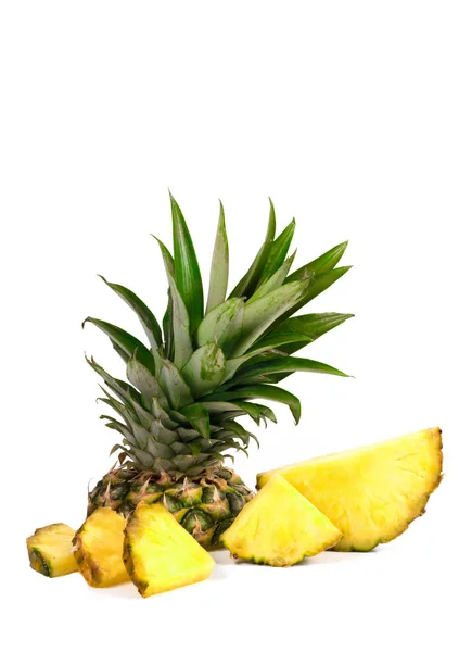 Bitar Ananas Vit Bakgrund — Stockfoto