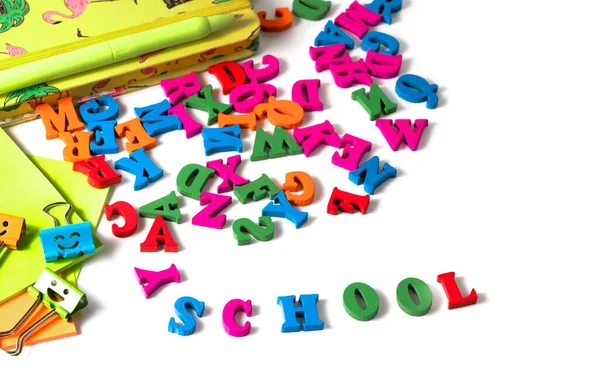 알파벳 글자와 학교의 흰색이다 — 스톡 사진