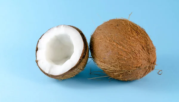 Cocos Leche Una Cuchara Con Coco Sobre Fondo Azul —  Fotos de Stock