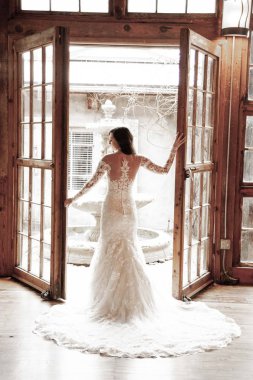 tasarımcı elbisesi güzel gelin