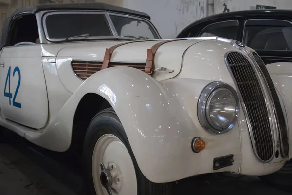 베오그라드에서 자동차 박물관에 1939 년에서 빈티지 Bmw — 스톡 사진