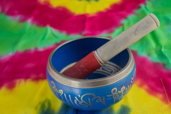Tazón Canto Hecho Mano Azul Dorado Utilizado Para Meditación Yoga — Foto de Stock