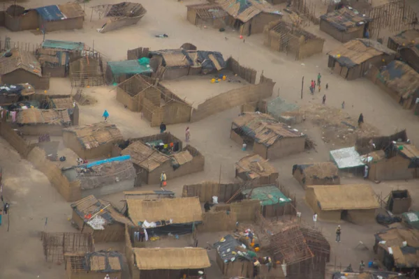 Mozambik ve Zimbabve'de Aftermath Cyclone Idai ve Cyclone Kenneth, helikopterden alınan etkilenen köylerin resimleri.  