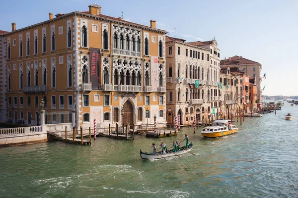 VENICE, ITALY - OCTOBER, 08 2017  Palazzo Cavalli-Franchetti and Grand Canal from Ponte dell'Accademia, Venice, Italy. — Stock Photo, Image