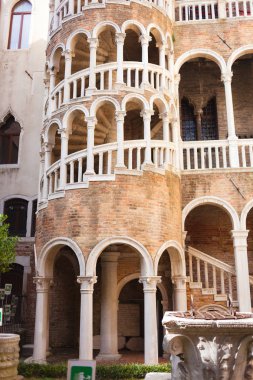  Sarayı Contarini del Bovolo, Venedik, İtalya
