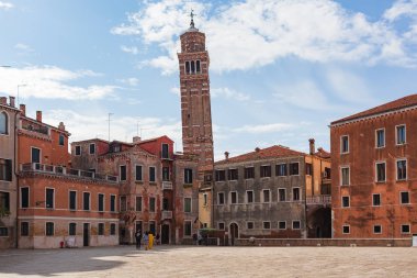 campo s. anzolo ve öğrenme campanile s. stefano Kilisesi