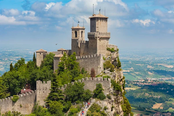 San Marino, San Marino republiken: De fästningen La Rocca Guaita — Stockfoto