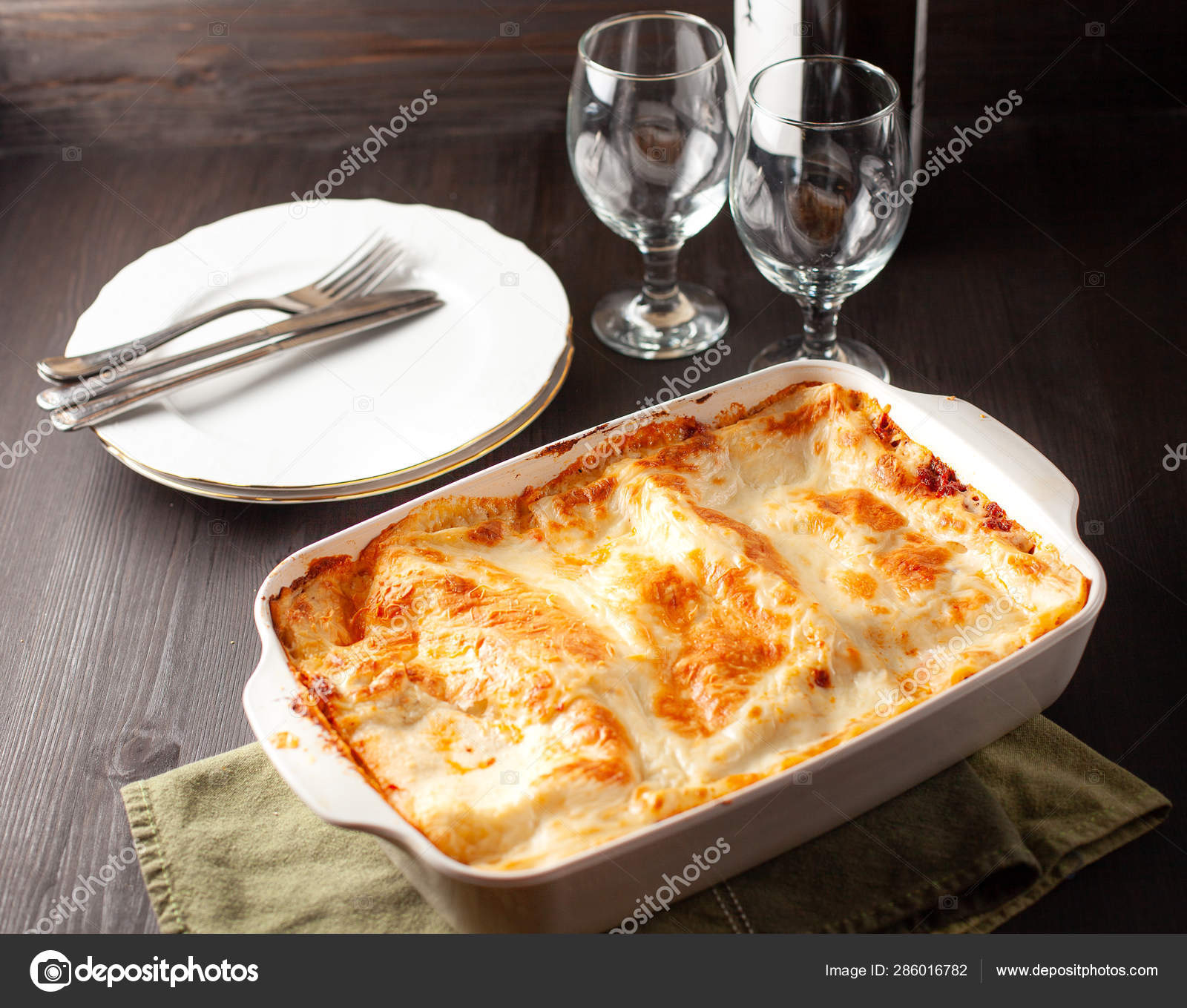 Home made lasagna on a spatula in a house in Seattle, WA Stock Photo - Alamy