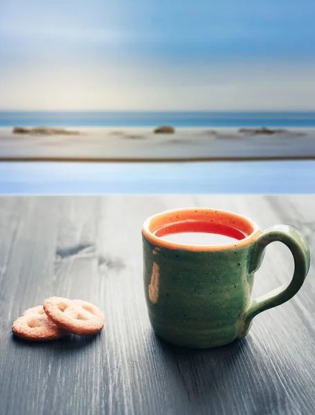 Cup of tea on wood table — Stock Photo, Image