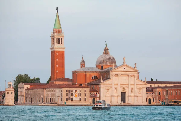 VENICE, ITALY - JUNE 19, 2019: View across the water of the Giudecca Canal to the island of San Georgio Maggiore, Venice, Italy — Stock Photo, Image