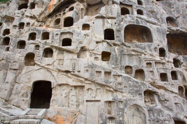 Longmen mağarasını