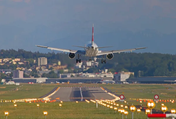 スイスの A-320 — ストック写真