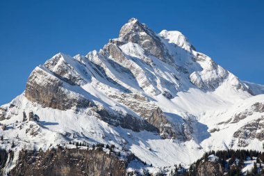 Kış İsviçre Alpleri'nde, İsviçre.