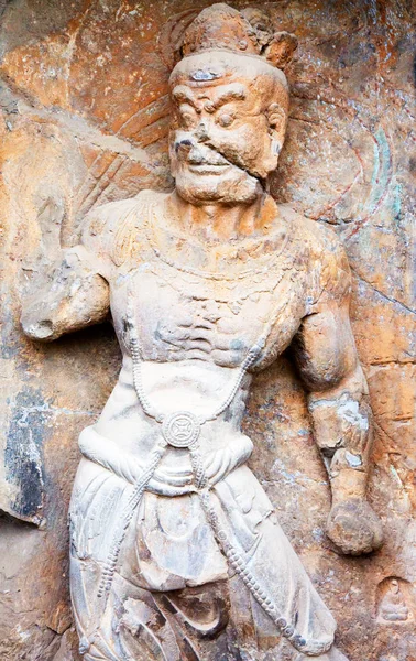 Ünlü Longmen mağarasını (Buddha ve Hennn Eyaleti, Çin Luoyang yakınındaki monolith kaya oyma Bodhisattvas heykelleri).