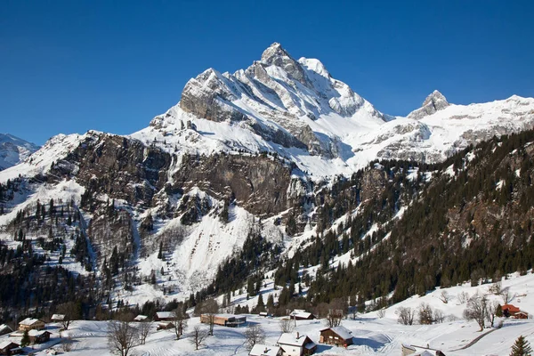 Accoglienti Case Alpi Svizzere Inverno Svizzera — Foto Stock