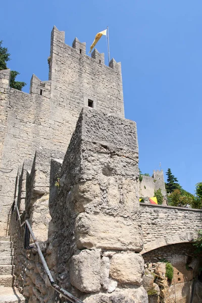 Pohled Staré Opevnění Města San Marino — Stock fotografie