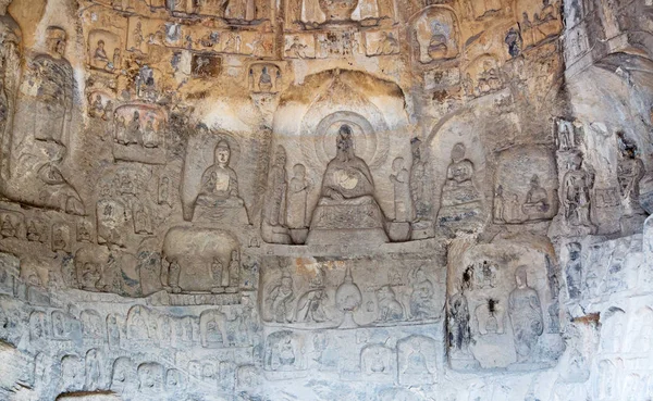 Famosas Grutas Longmen Estátuas Buda Bodhisattvas Esculpidas Rocha Monólito Perto — Fotografia de Stock