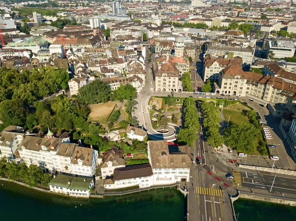 Vista Aérea Rio Limmat Das Famosas Igrejas Zurique — Fotografia de Stock