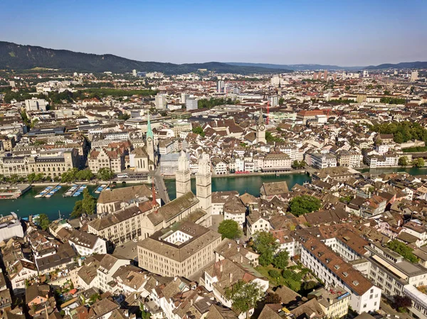 Vista Aérea Del Río Limmat Las Famosas Iglesias Zurich — Foto de Stock