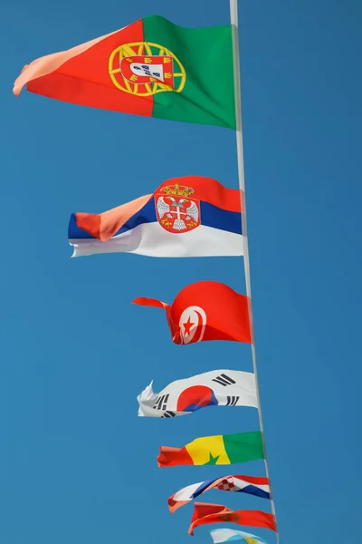 Coleção Das Bandeiras Das Nações Futebol Céu Azul — Fotografia de Stock