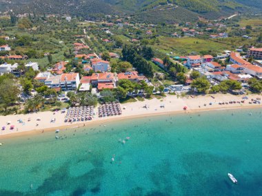 Sitonia, Chalkidiki bölgesindeki güzel plajın hava fotoğrafı, Yunanistan