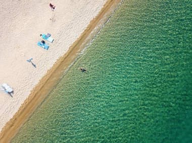 Sitonia, Chalkidiki bölgesindeki güzel plajın hava fotoğrafı, Yunanistan