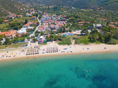 Sitonia, Chalkidiki bölgesindeki güzel plajın hava fotoğrafı, Yunanistan