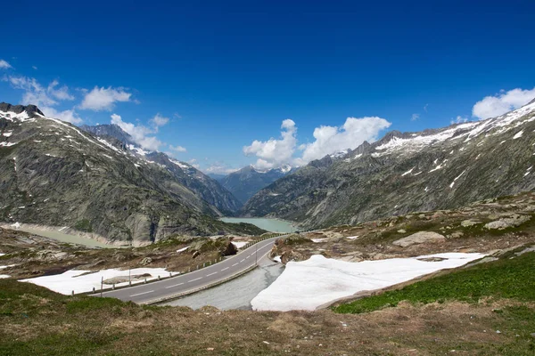 Serpentine Road Connectine Alpine Pasa Furka Grimsel — Foto de Stock