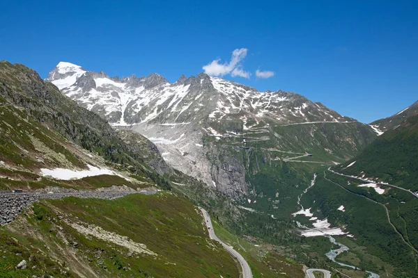 Serpentine Road Connectine Alpine Pasa Furka Grimsel — Foto de Stock