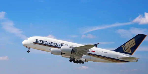 Zurich September Singapore Airlines 380 Taking Terminal Zurich Airport September — Stock Photo, Image