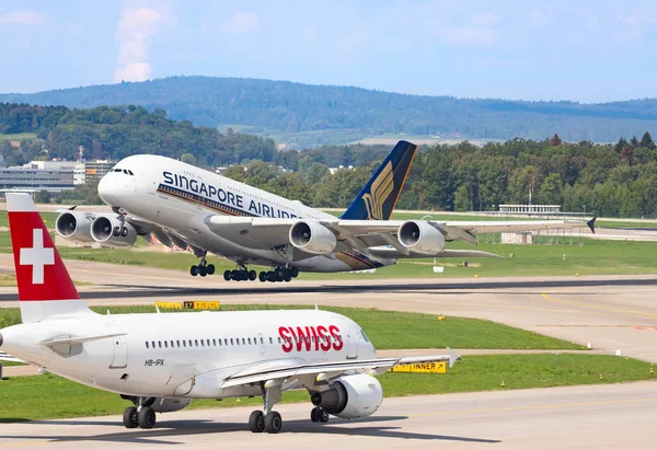 Zurich Septembrie Companiile Aeriene Din Singapore 380 Decolează Terminalul Aeroportului — Fotografie, imagine de stoc