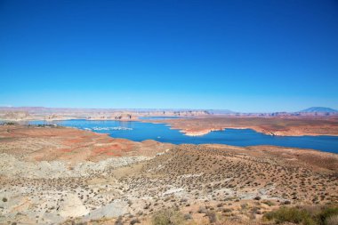 Sayfa, Arizona yakınındaki ünlü Lake Powell (Glenn Kanyonu)