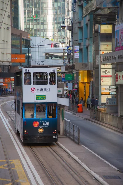 Hong Kong April Niet Geïdentificeerde Mensen Met Tram Hong Kong — Stockfoto